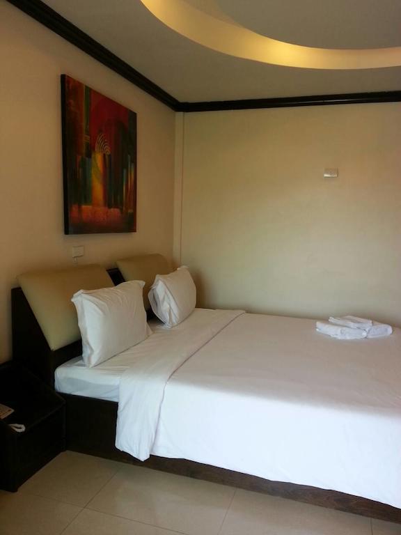 Safe House Hostel Patong Номер фото