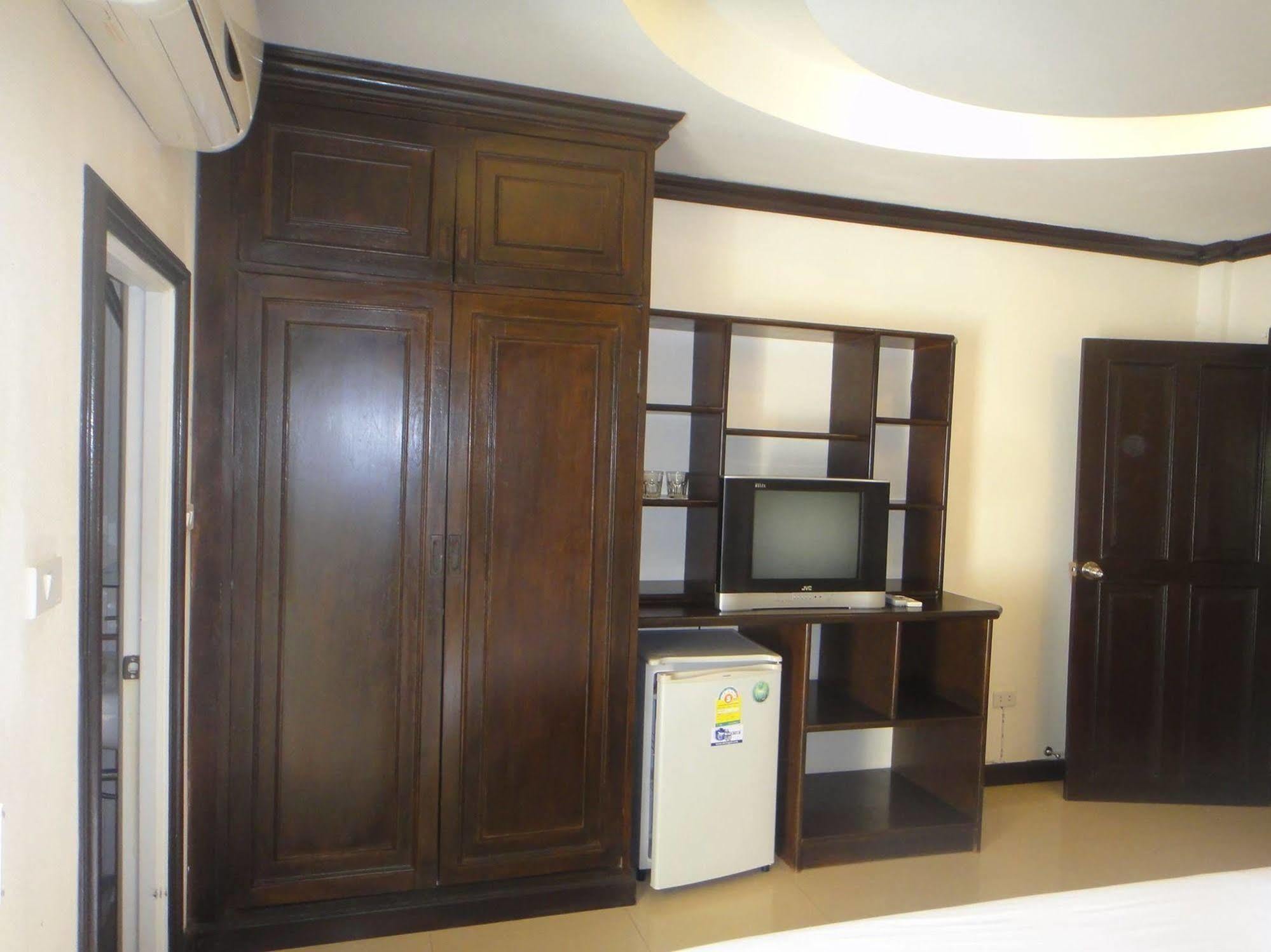 Safe House Hostel Patong Экстерьер фото